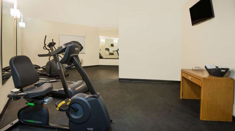 <b>Super 8 Grove City Health</b>. Images powered by <a href="https://iceportal.shijigroup.com/" title="IcePortal" target="_blank">IcePortal</a>.