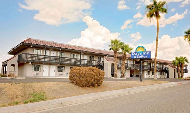 Days Inn & Suites Needles Exterior