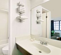 Days Inn & Suites Needles Room