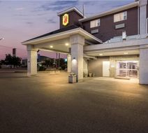 Super 8 Saskatoon Exterior