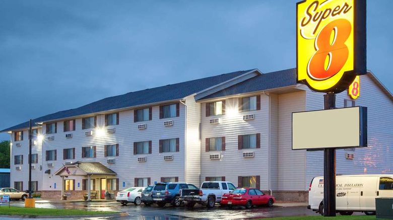 <b>Super 8 Mason City Exterior</b>. Images powered by <a href="https://iceportal.shijigroup.com/" title="IcePortal" target="_blank">IcePortal</a>.