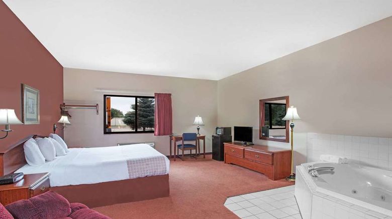 <b>Super 8 Mason City Room</b>. Images powered by <a href="https://iceportal.shijigroup.com/" title="IcePortal" target="_blank">IcePortal</a>.