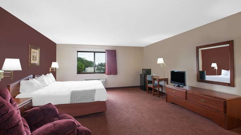 <b>Super 8 Mason City Room</b>. Images powered by <a href="https://iceportal.shijigroup.com/" title="IcePortal" target="_blank">IcePortal</a>.