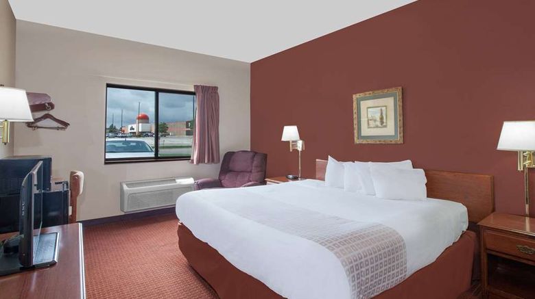 <b>Super 8 Mason City Room</b>. Images powered by <a href="https://iceportal.shijigroup.com/" title="IcePortal" target="_blank">IcePortal</a>.