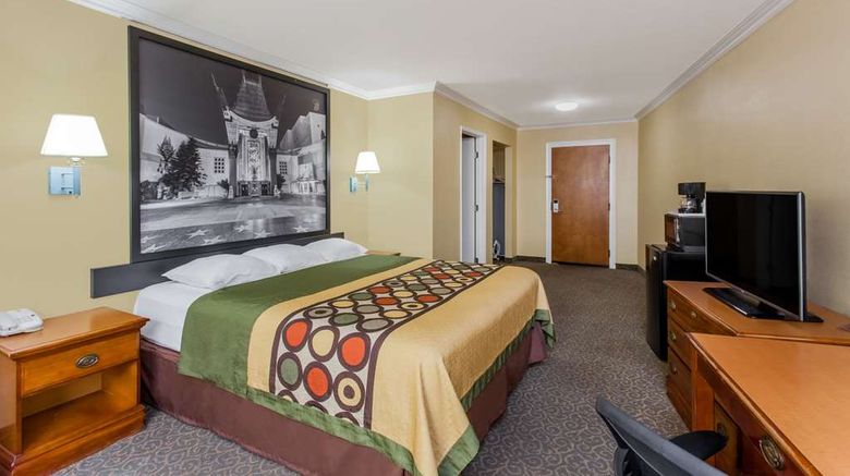 <b>Super 8 Los Angeles Downtown Room</b>. Images powered by <a href="https://iceportal.shijigroup.com/" title="IcePortal" target="_blank">IcePortal</a>.