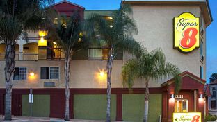 Super 8 Los Angeles Downtown