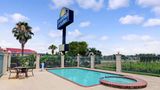 Days Inn & Suites Houston North/FM 1960 Pool