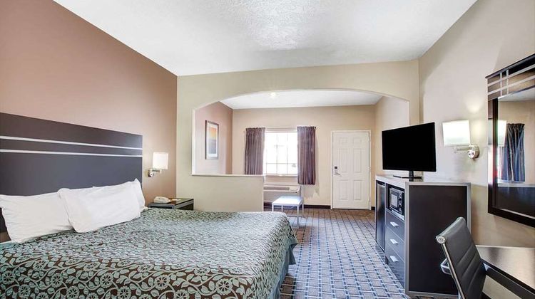 Days Inn & Suites Houston North/FM 1960 Suite