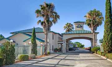 Days Inn & Suites Houston North/FM 1960