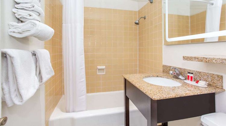 Howard Johnson Express Colorado Springs Room