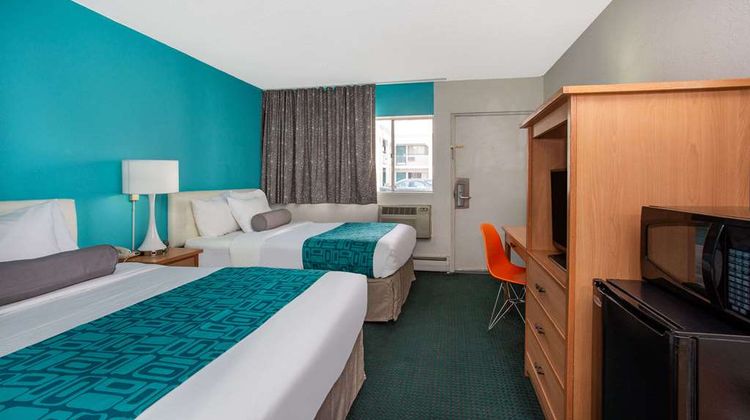 Howard Johnson Express Colorado Springs Room