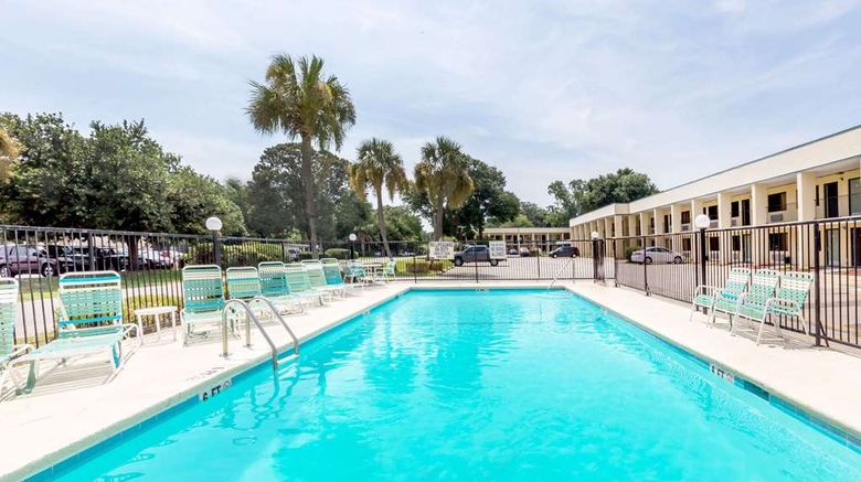 <b>Days Inn Little River Pool</b>. Images powered by <a href="https://iceportal.shijigroup.com/" title="IcePortal" target="_blank">IcePortal</a>.