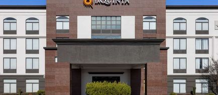 La Quinta Inn & Suites Mooresville Exterior