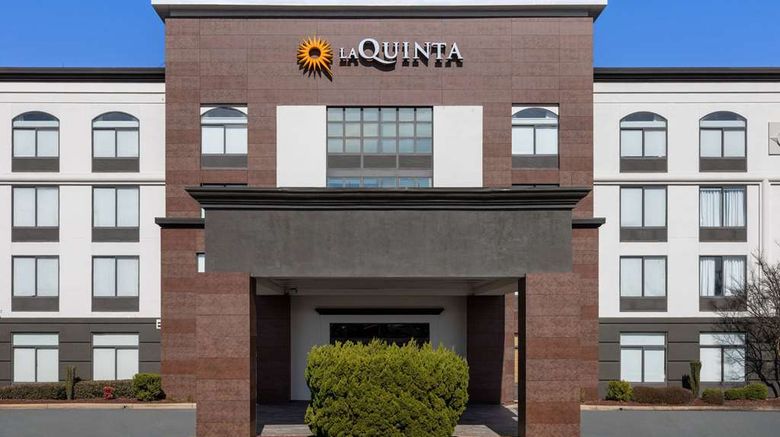 <b>La Quinta Inn & Suites Mooresville Exterior</b>. Images powered by <a href="https://iceportal.shijigroup.com/" title="IcePortal" target="_blank">IcePortal</a>.
