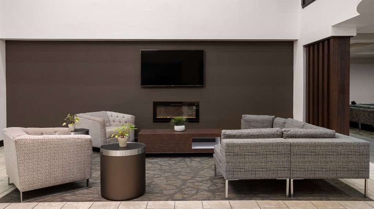 La Quinta Inn & Suites Mooresville Lobby