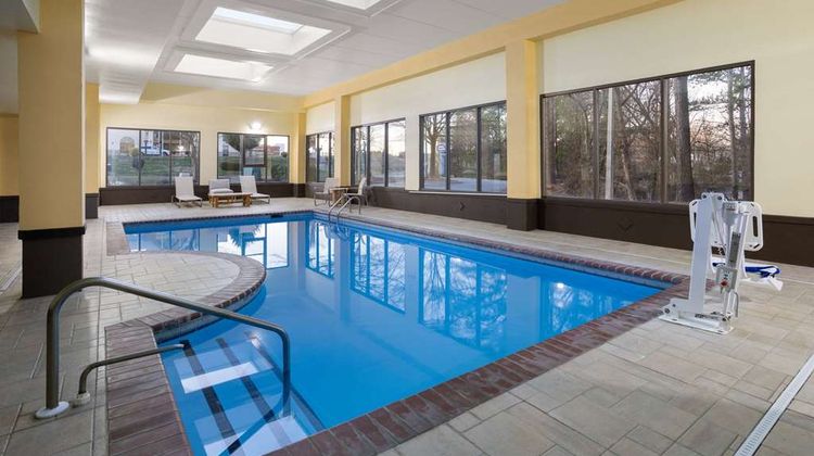 La Quinta Inn & Suites Mooresville Pool