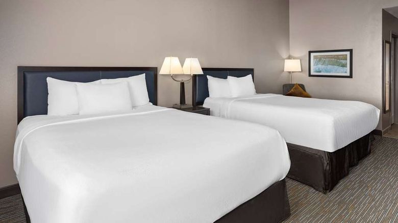 <b>La Quinta Inn & Suites Mooresville Room</b>. Images powered by <a href="https://iceportal.shijigroup.com/" title="IcePortal" target="_blank">IcePortal</a>.