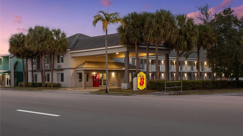 <b>Super 8 Dania/Fort Lauderdale Arpt Exterior</b>. Images powered by <a href="https://iceportal.shijigroup.com/" title="IcePortal" target="_blank">IcePortal</a>.