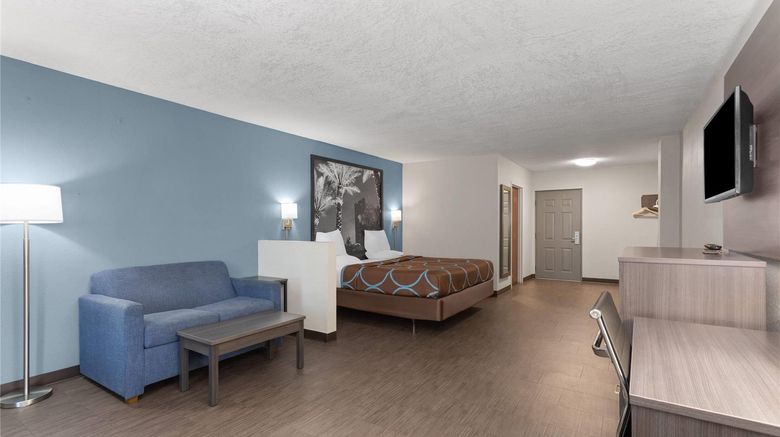 <b>Super 8 Dania/Fort Lauderdale Arpt Suite</b>. Images powered by <a href="https://iceportal.shijigroup.com/" title="IcePortal" target="_blank">IcePortal</a>.