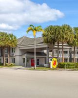 Super 8 Dania/Fort Lauderdale Arpt
