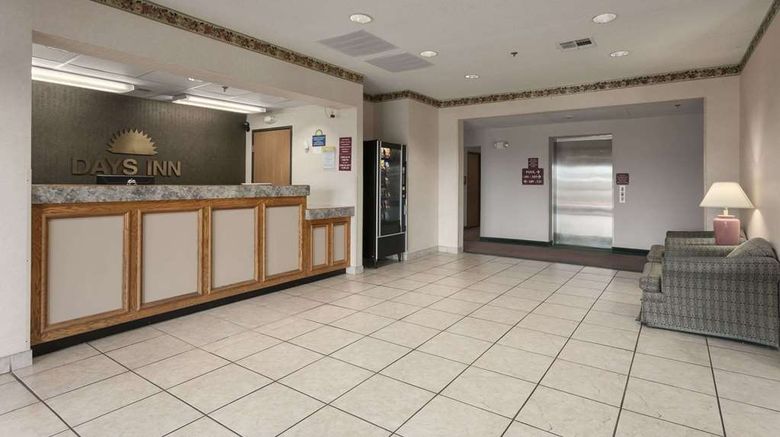 <b>Days Inn Jefferson City Lobby</b>. Images powered by <a href="https://iceportal.shijigroup.com/" title="IcePortal" target="_blank">IcePortal</a>.
