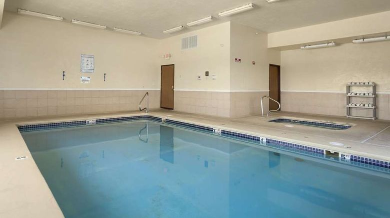 <b>Days Inn Jefferson City Pool</b>. Images powered by <a href="https://iceportal.shijigroup.com/" title="IcePortal" target="_blank">IcePortal</a>.