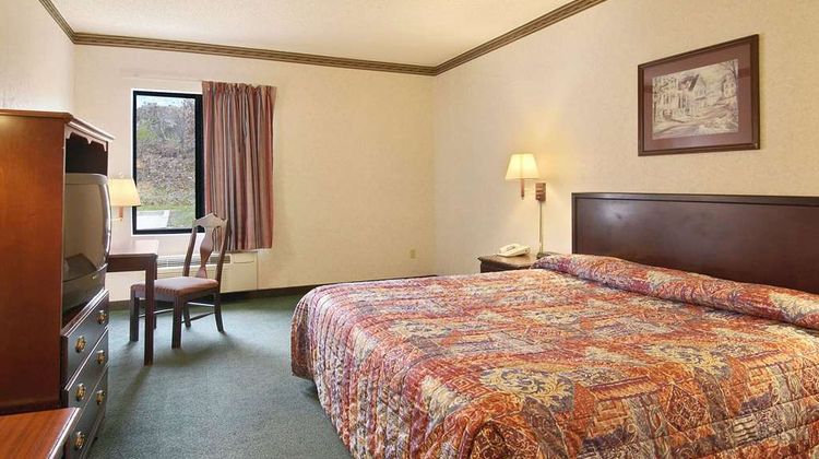 Days Inn Jefferson City Suite