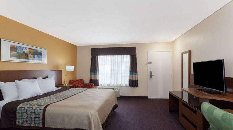 Days Inn Mission Valley Qualcomm/SDSU Suite