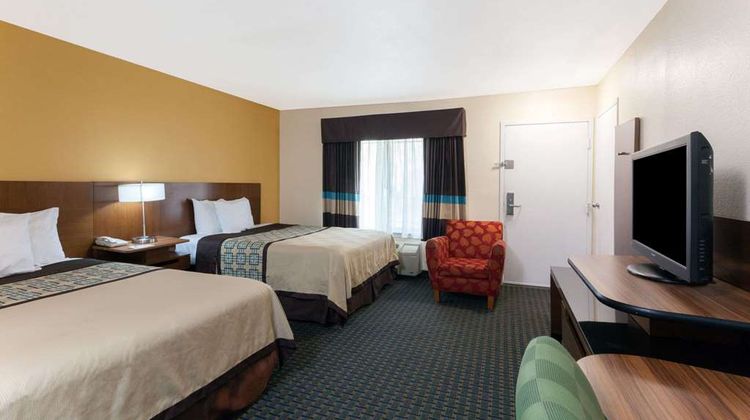 Days Inn Mission Valley Qualcomm/SDSU Suite