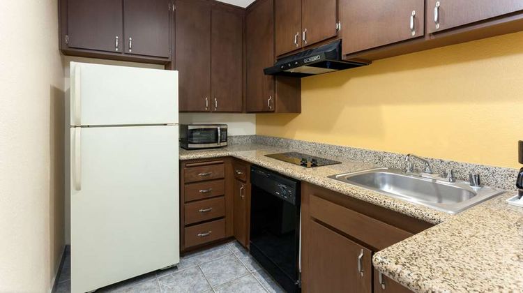 Days Inn Mission Valley Qualcomm/SDSU Suite
