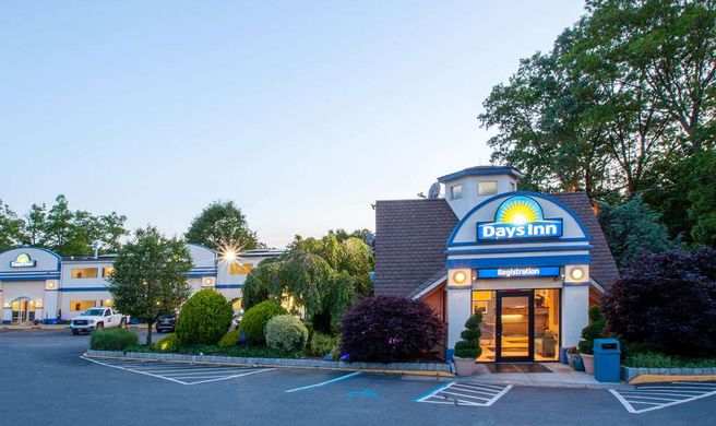 Days Inn Nanuet Spring Valley Exterior
