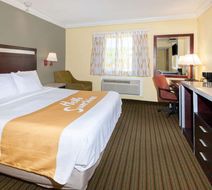 Days Inn Nanuet Spring Valley Room