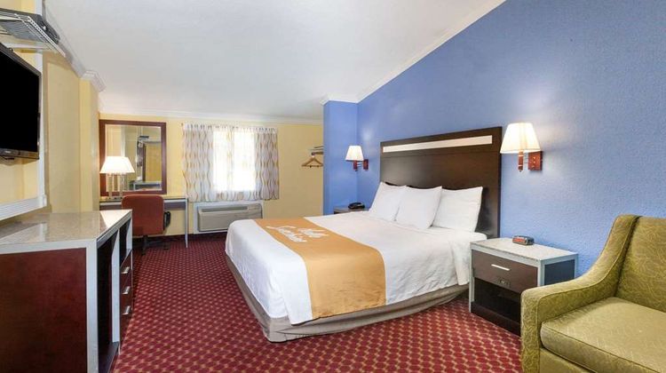 Days Inn Nanuet Spring Valley Room