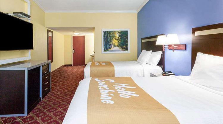 Days Inn Nanuet Spring Valley Room