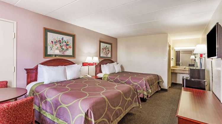 Super 8 Manassas Room