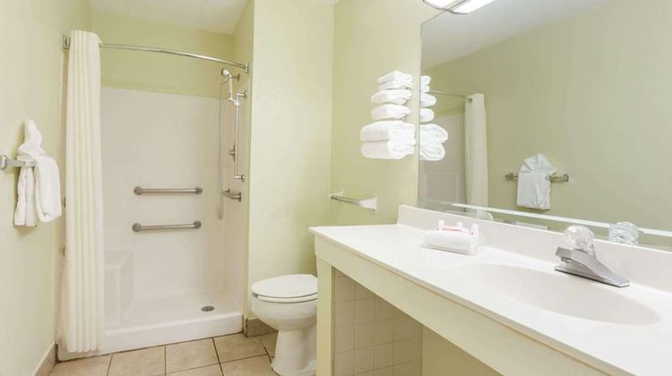 Super 8 Manassas Room