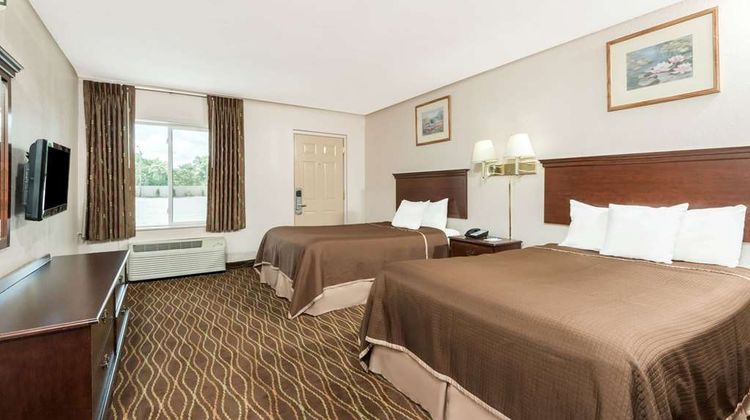 Howard Johnson Express Springfield Room