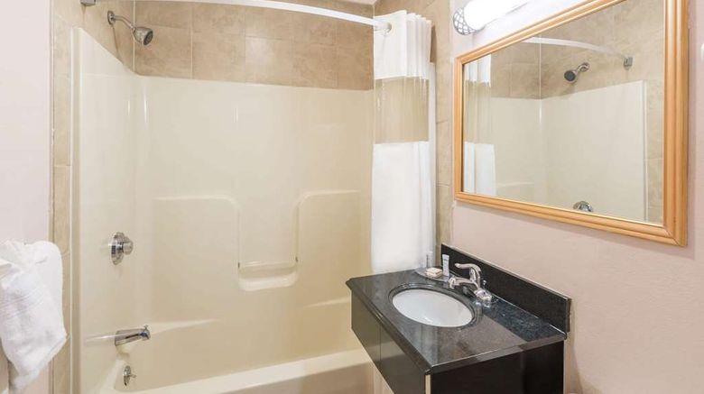 <b>Howard Johnson Express Springfield Room</b>. Images powered by <a href="https://iceportal.shijigroup.com/" title="IcePortal" target="_blank">IcePortal</a>.