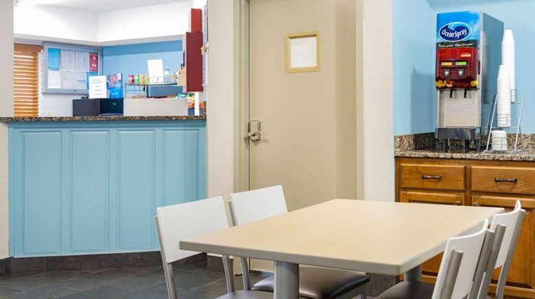 <b>Days Inn Hamilton Lobby</b>. Images powered by <a href="https://iceportal.shijigroup.com/" title="IcePortal" target="_blank">IcePortal</a>.