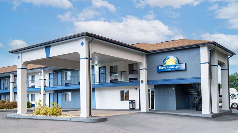 <b>Days Inn Hamilton Exterior</b>. Images powered by <a href="https://iceportal.shijigroup.com/" title="IcePortal" target="_blank">IcePortal</a>.
