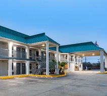 Baymont by Wyndham Biloxi/Ocean Springs Exterior