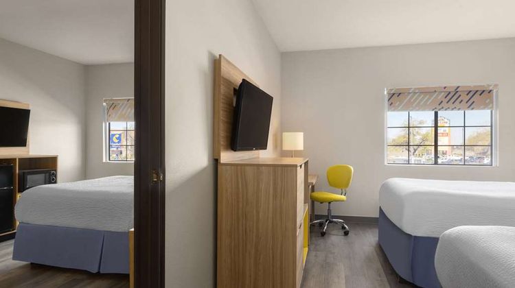 Days Inn & Suites Tucson/Marana Suite