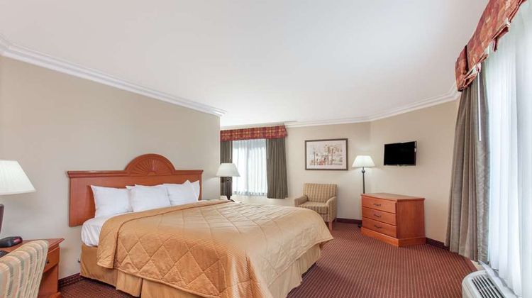 Days Inn by Wyndham Carlsbad Hotel Suite