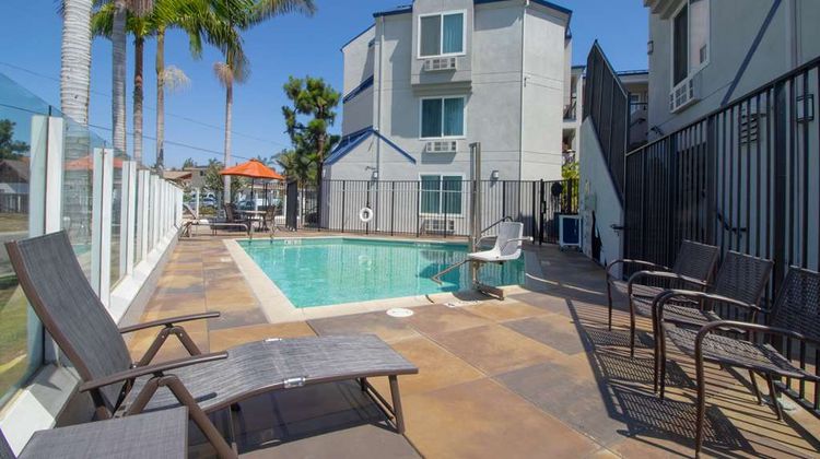 Days Inn by Wyndham Carlsbad Hotel Pool