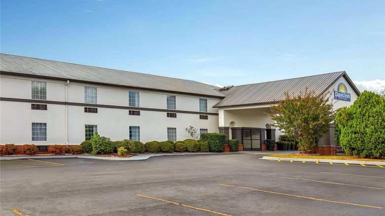 <b>Days Inn Lincoln Exterior</b>. Images powered by <a href="https://iceportal.shijigroup.com/" title="IcePortal" target="_blank">IcePortal</a>.