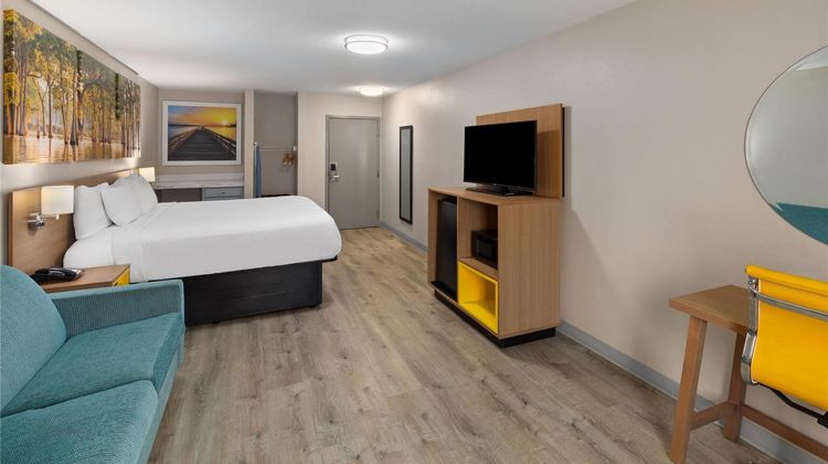 Days Inn Lincoln Suite