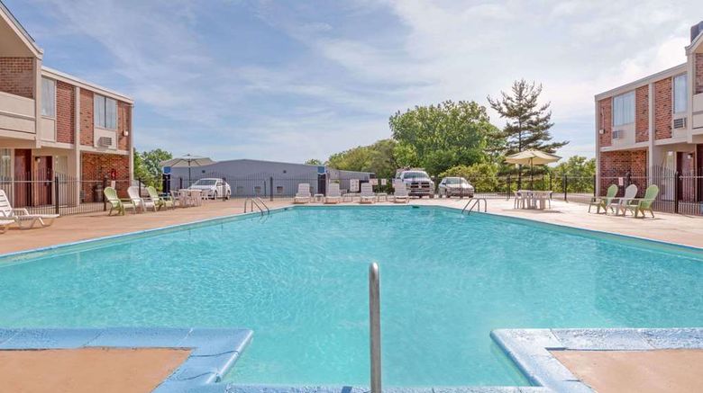 <b>Jackson Travelodge Pool</b>. Images powered by <a href="https://iceportal.shijigroup.com/" title="IcePortal" target="_blank">IcePortal</a>.