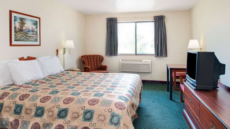 <b>Super 8 Omaha Eppley Airport/Carter Lake Room</b>. Images powered by <a href="https://iceportal.shijigroup.com/" title="IcePortal" target="_blank">IcePortal</a>.