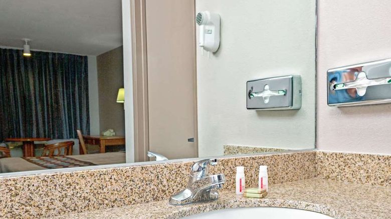 <b>Super 8 Upland Ontario Room</b>. Images powered by <a href="https://iceportal.shijigroup.com/" title="IcePortal" target="_blank">IcePortal</a>.