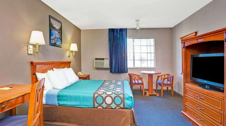 Super 8 Upland Ontario Room